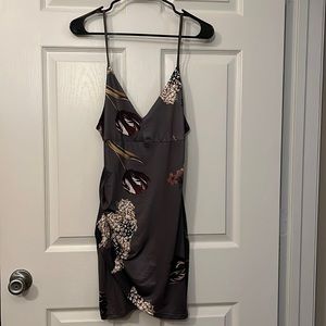 Gray/Floral Women’s Size Medium Mini Dress